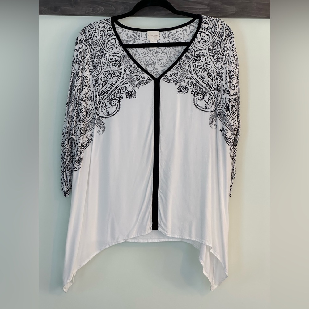 Chicos B&W, size 2 (large) flowy, shark bite hem, classic look, stylish tunic